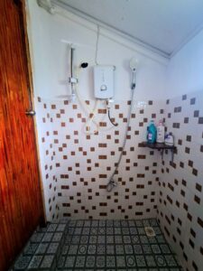 savet family homestay battambag shower