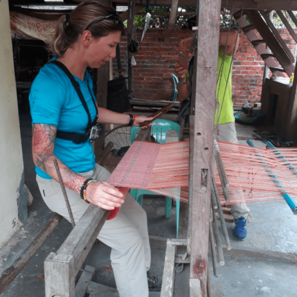 Use a loom to make cloth